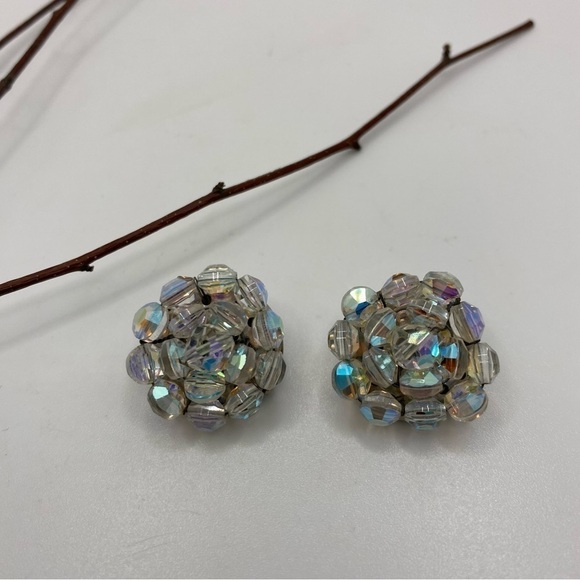 AURORA Borealis Clear Crystal Beaded Cluster Clip-On Vintage Earrings - Picture 3 of 7